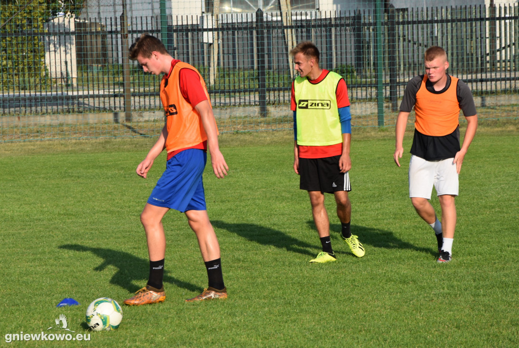 Trening piłkarzy Unii Gniewkowo