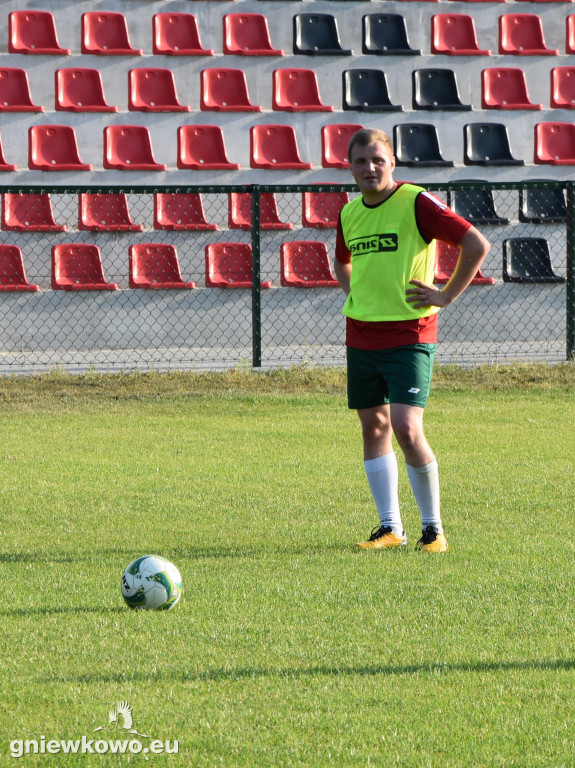 Trening piłkarzy Unii Gniewkowo