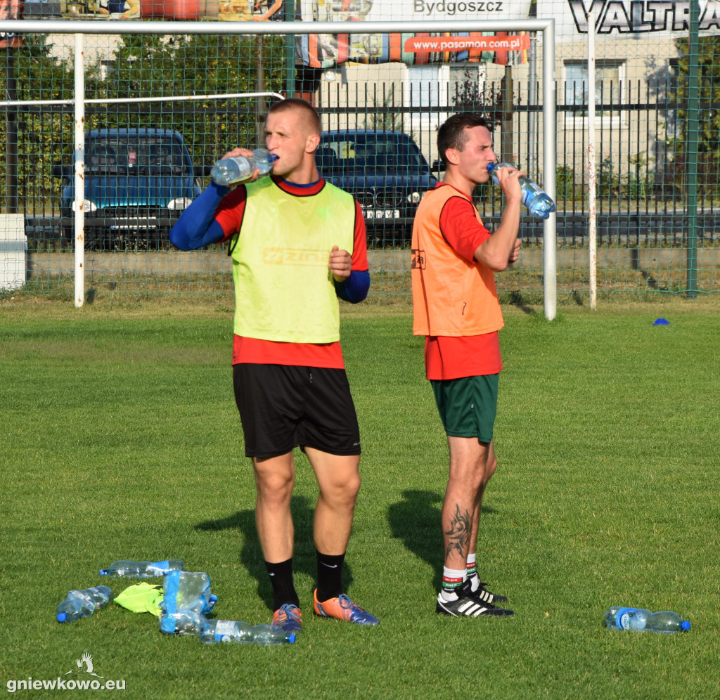 Trening piłkarzy Unii Gniewkowo