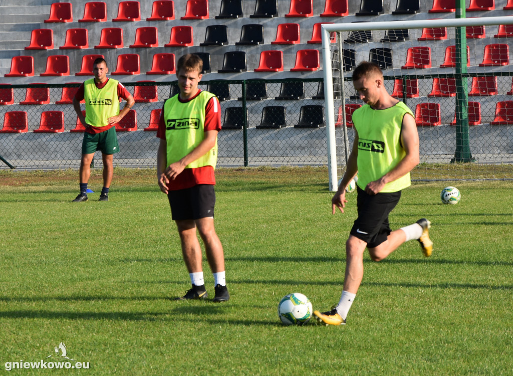 Trening piłkarzy Unii Gniewkowo
