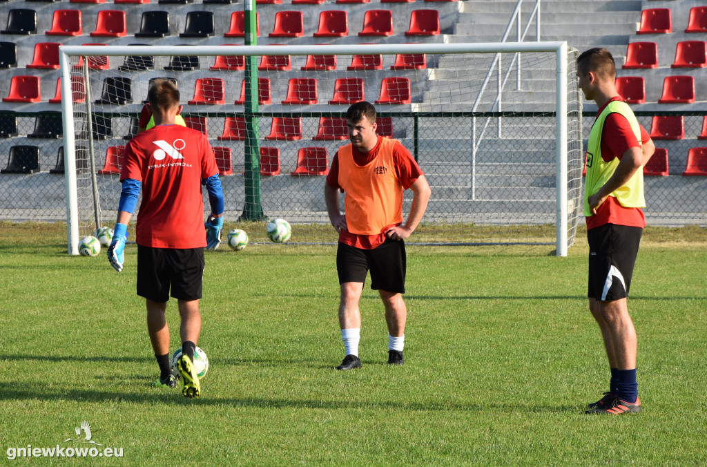 Trening piłkarzy Unii Gniewkowo