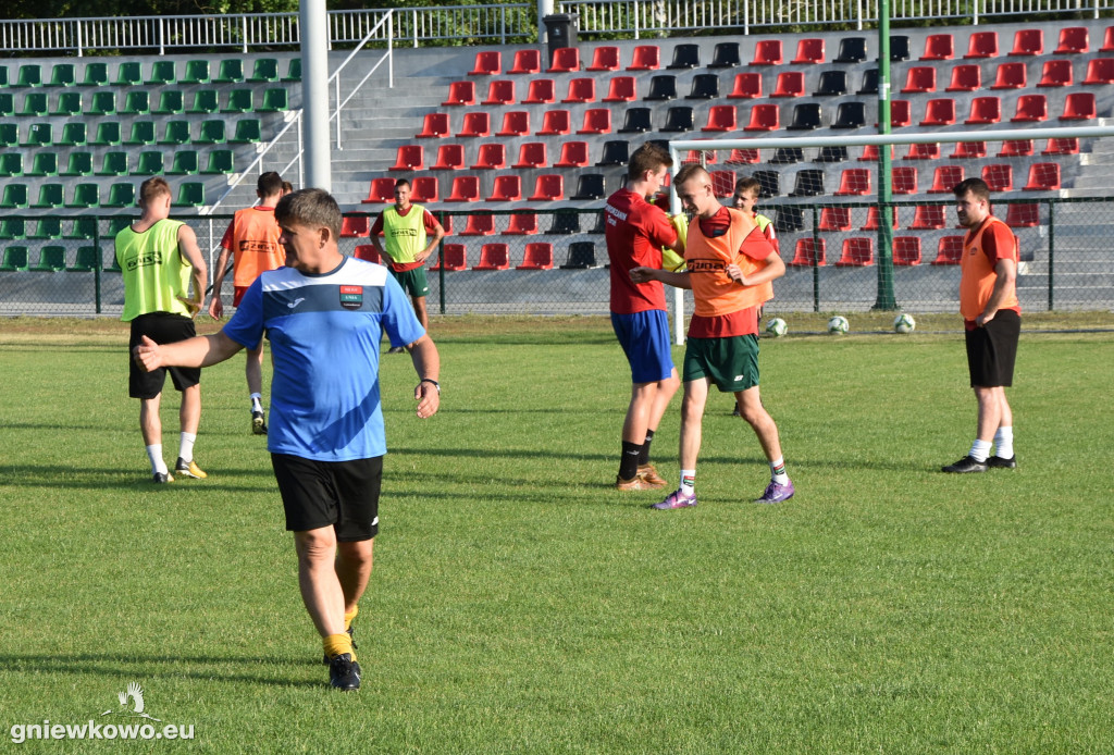 Trening piłkarzy Unii Gniewkowo