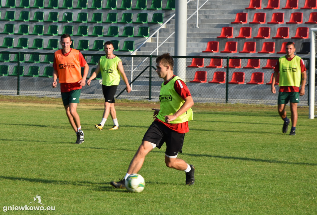 Trening piłkarzy Unii Gniewkowo