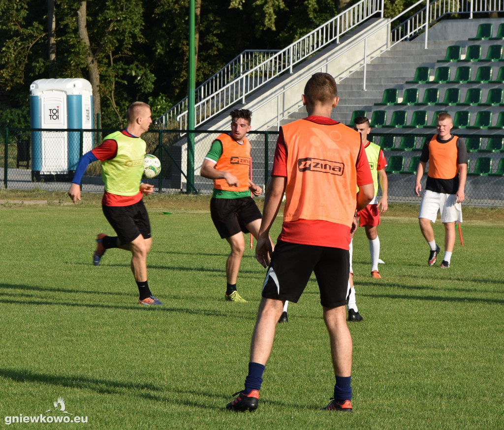 Trening piłkarzy Unii Gniewkowo