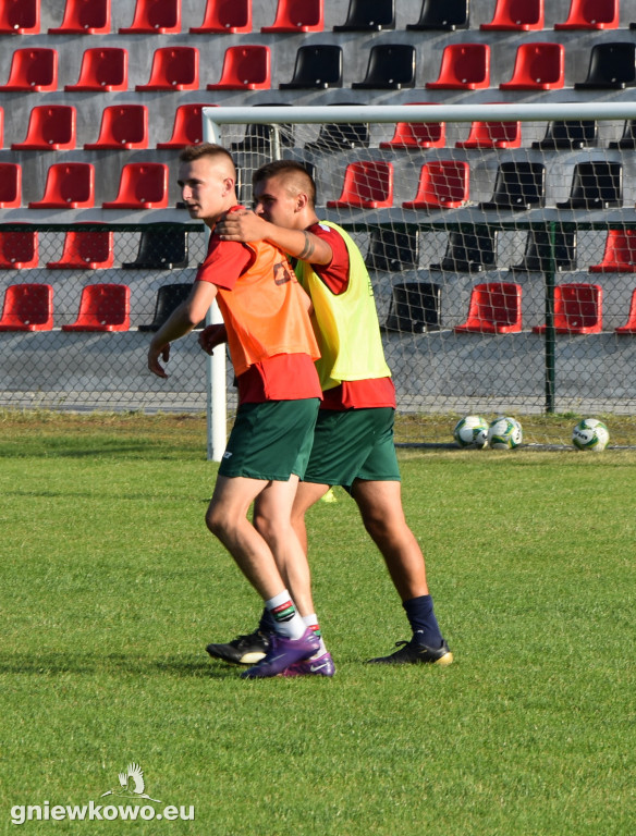 Trening piłkarzy Unii Gniewkowo