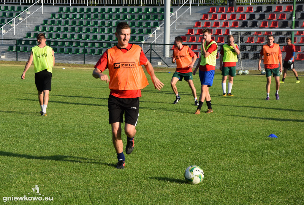 Trening piłkarzy Unii Gniewkowo