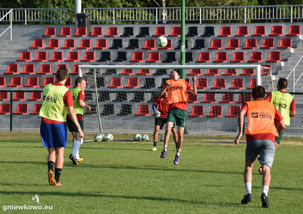 Trening piłkarzy Unii Gniewkowo