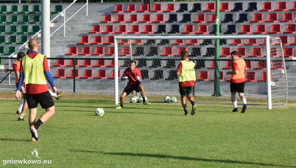 Trening piłkarzy Unii Gniewkowo