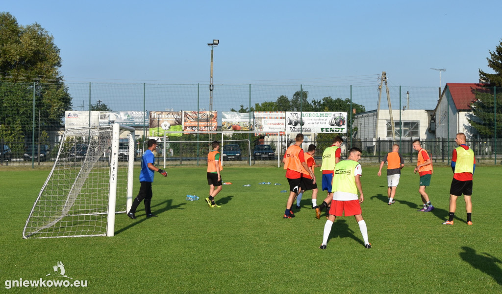 Trening piłkarzy Unii Gniewkowo