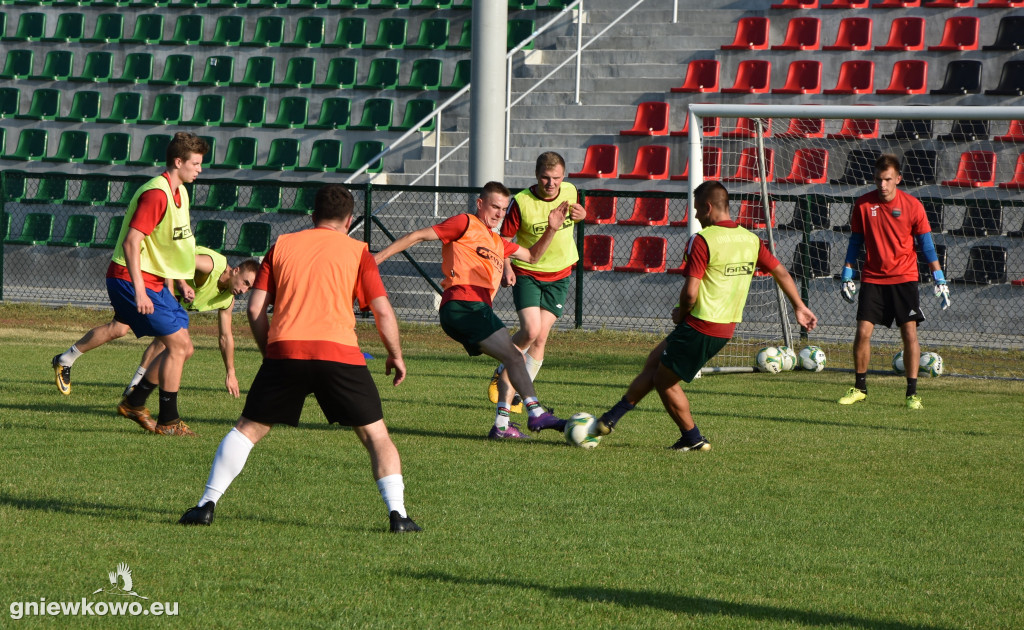 Trening piłkarzy Unii Gniewkowo