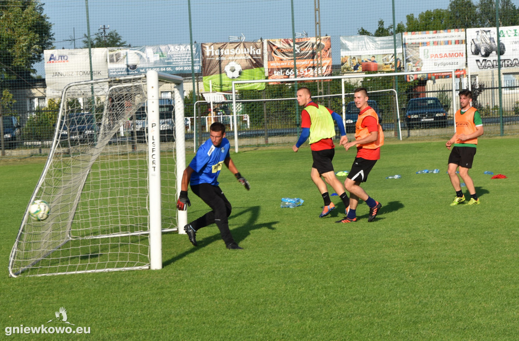 Trening piłkarzy Unii Gniewkowo