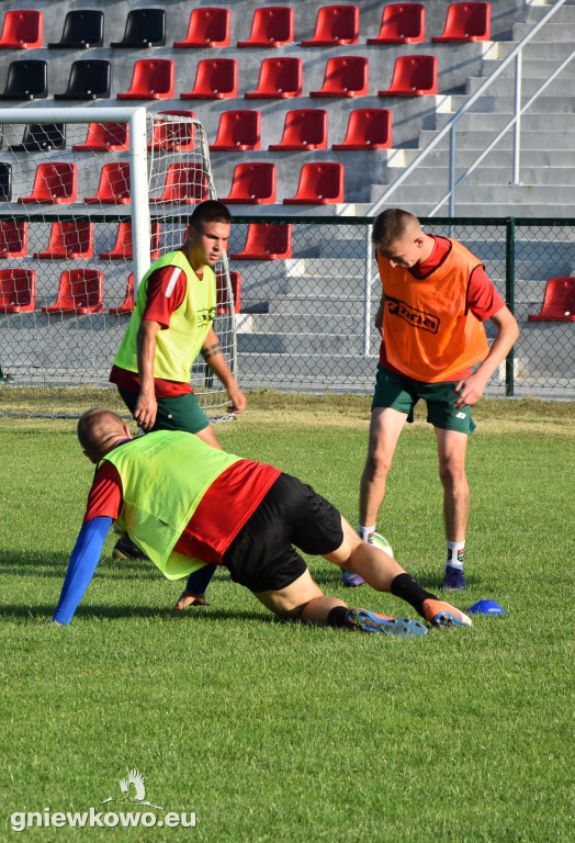 Trening piłkarzy Unii Gniewkowo