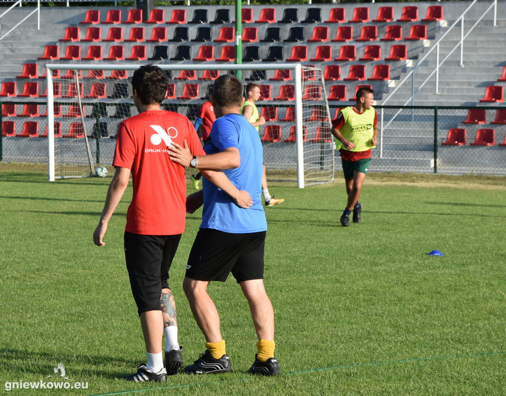 Trening piłkarzy Unii Gniewkowo
