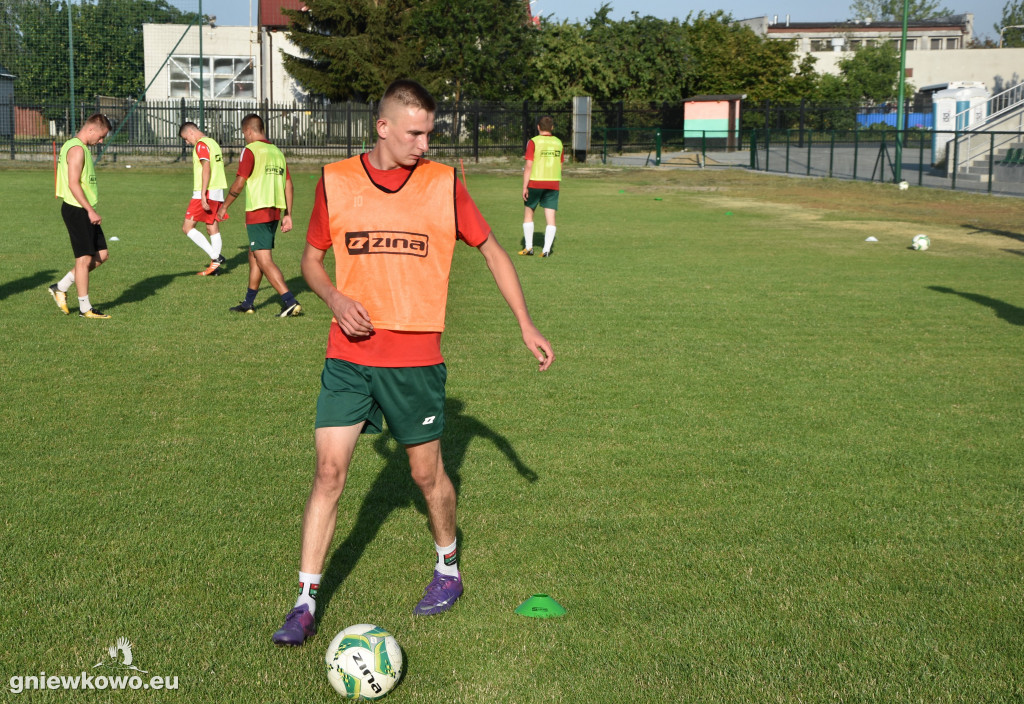 Trening piłkarzy Unii Gniewkowo