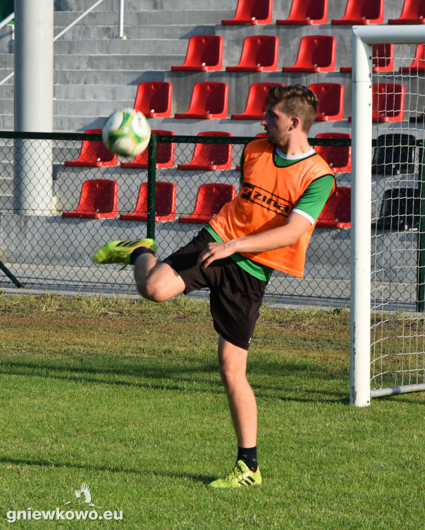 Trening piłkarzy Unii Gniewkowo