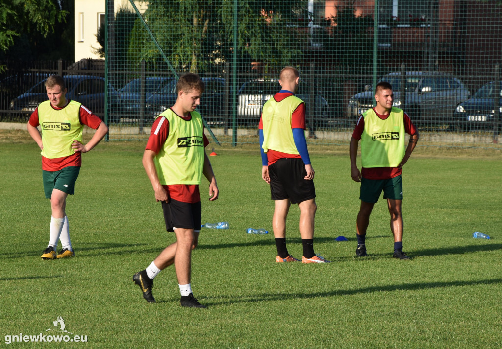 Trening piłkarzy Unii Gniewkowo