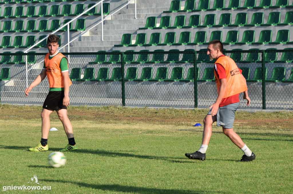 Trening piłkarzy Unii Gniewkowo