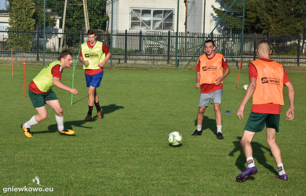 Trening piłkarzy Unii Gniewkowo