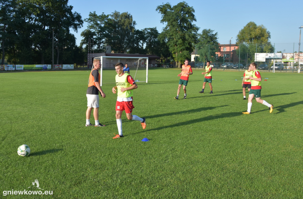 Trening piłkarzy Unii Gniewkowo