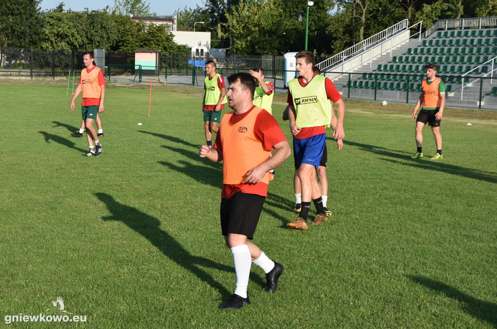 Trening piłkarzy Unii Gniewkowo