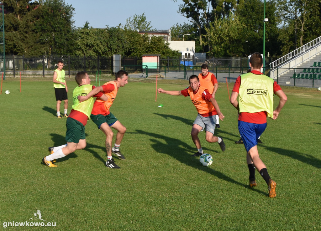Trening piłkarzy Unii Gniewkowo