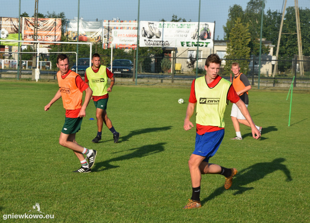 Trening piłkarzy Unii Gniewkowo