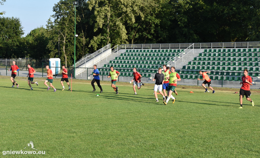 Trening piłkarzy Unii Gniewkowo