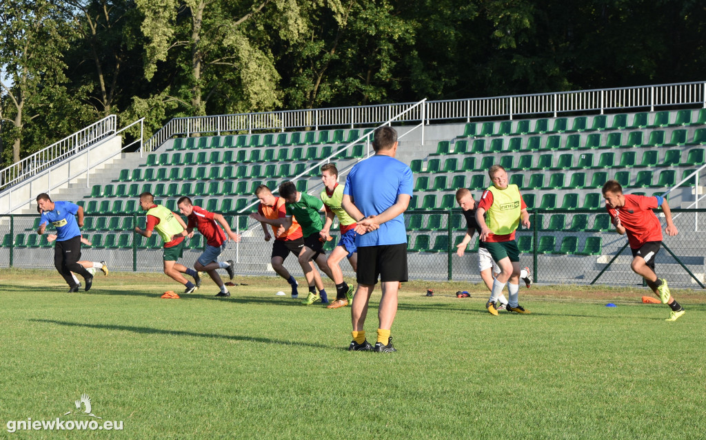 Trening piłkarzy Unii Gniewkowo