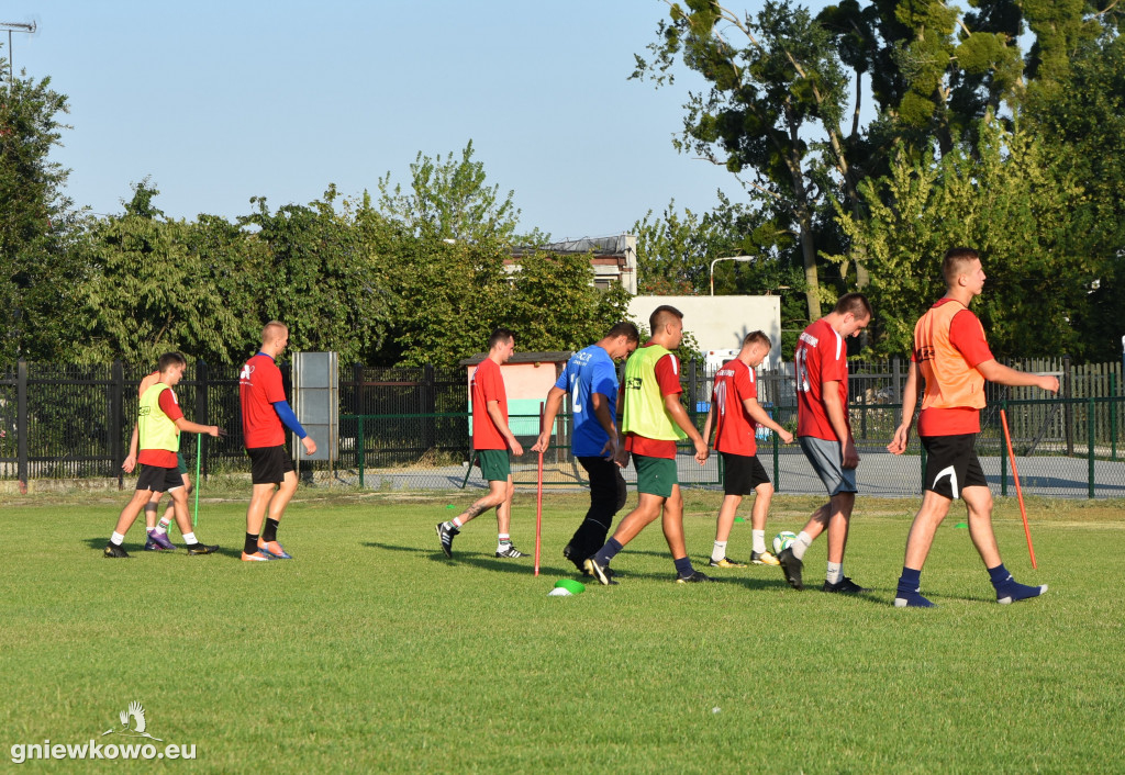 Trening piłkarzy Unii Gniewkowo