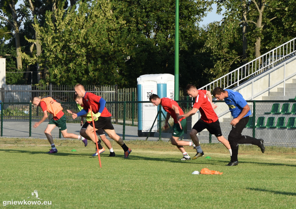Trening piłkarzy Unii Gniewkowo