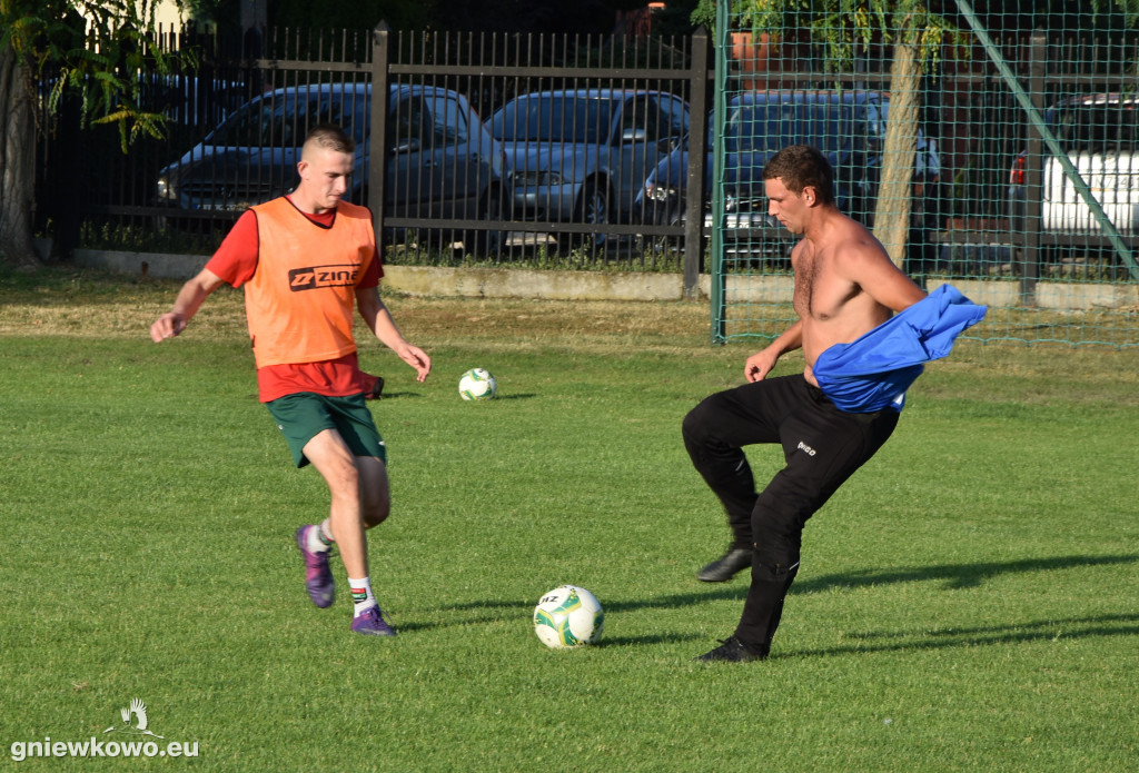 Trening piłkarzy Unii Gniewkowo