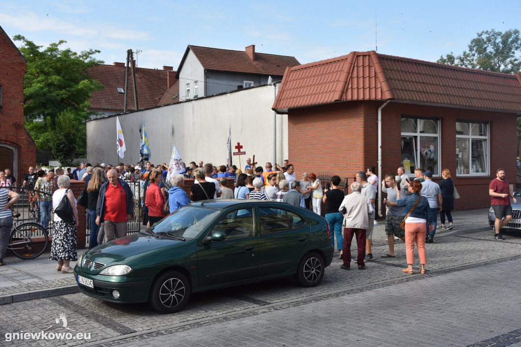 Pielgrzymka ruszyła z Gniewkowa na Jasną Górę