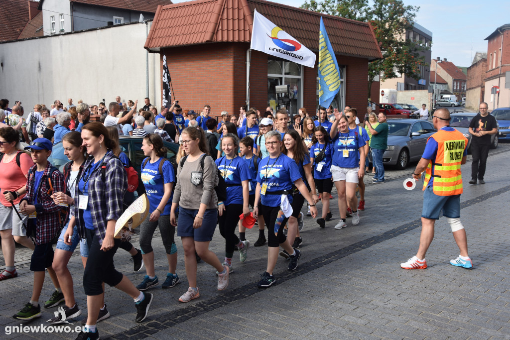Pielgrzymka ruszyła z Gniewkowa na Jasną Górę
