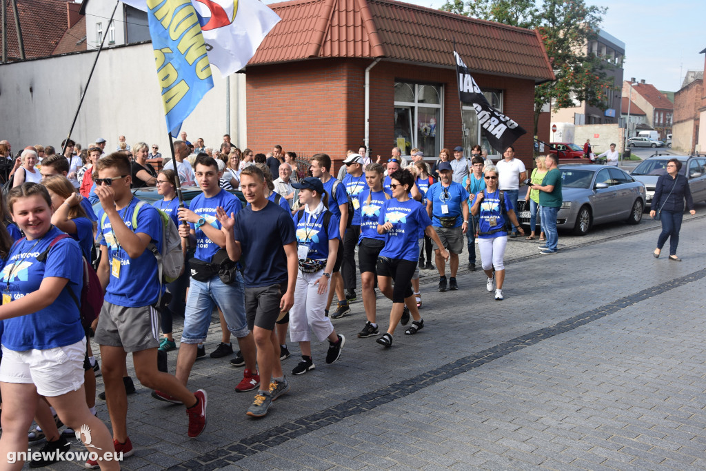 Pielgrzymka ruszyła z Gniewkowa na Jasną Górę