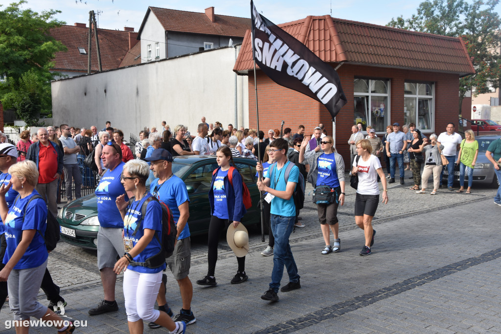 Pielgrzymka ruszyła z Gniewkowa na Jasną Górę