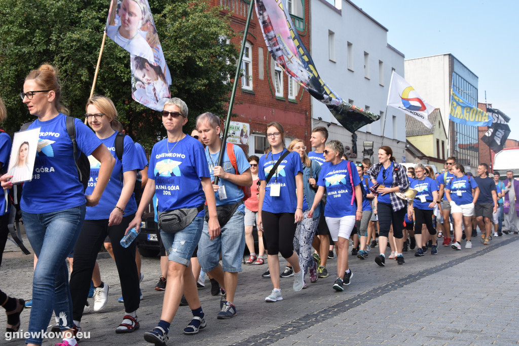 Pielgrzymka ruszyła z Gniewkowa na Jasną Górę