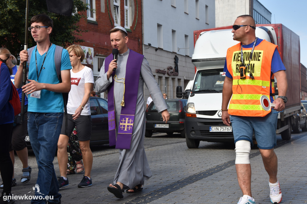 Pielgrzymka ruszyła z Gniewkowa na Jasną Górę