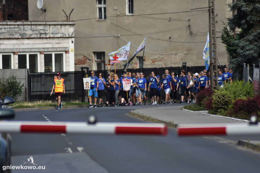 Pielgrzymka ruszyła z Gniewkowa na Jasną Górę