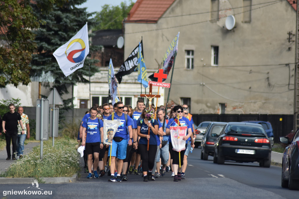 Pielgrzymka ruszyła z Gniewkowa na Jasną Górę