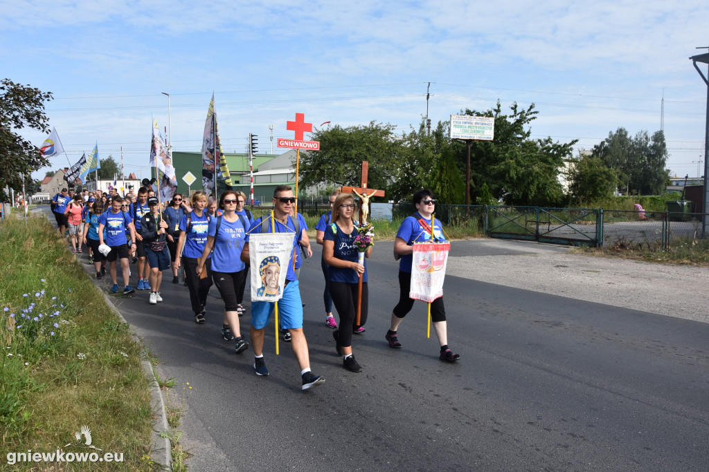 Pielgrzymka ruszyła z Gniewkowa na Jasną Górę