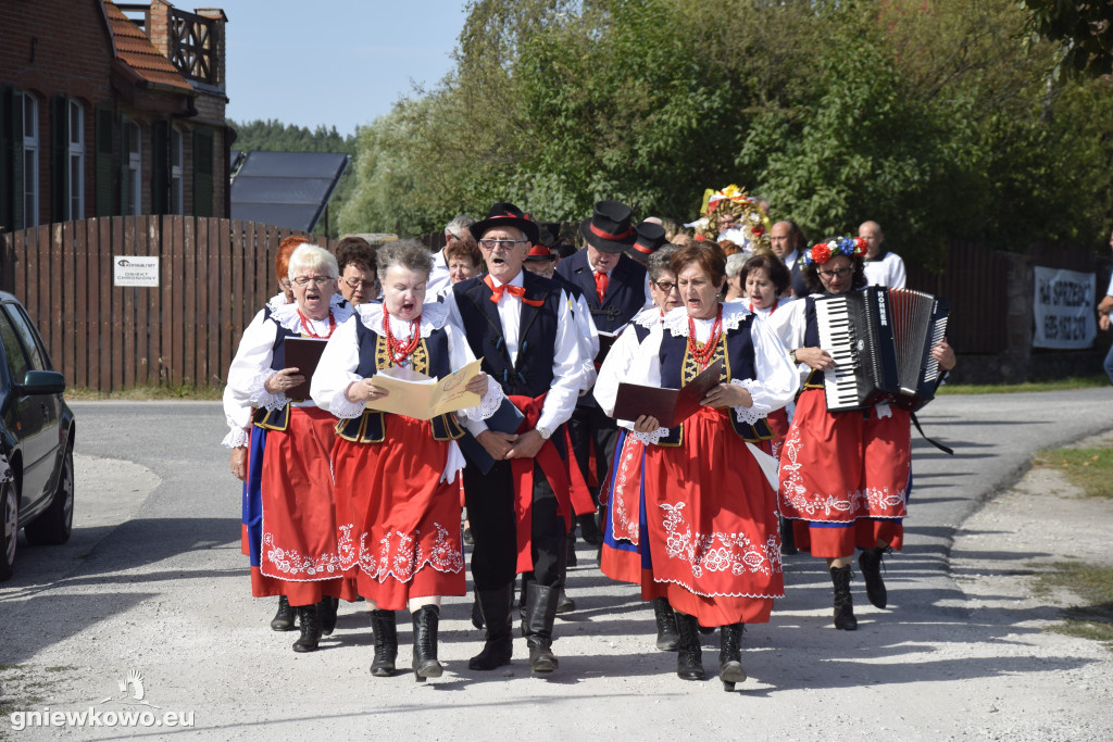 Dożynki parafialne w Zajezierzu