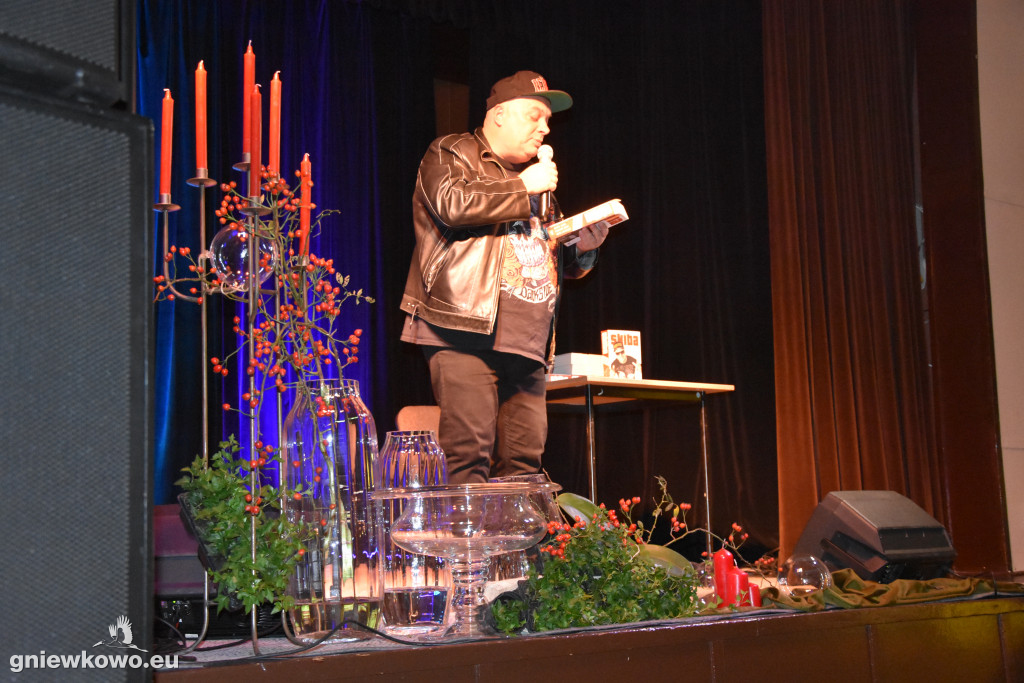 Krzysztof Skiba w Dąbrowie Biskupiej