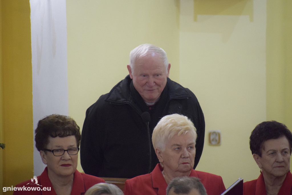 Kolędowanie w kościele NSPJ