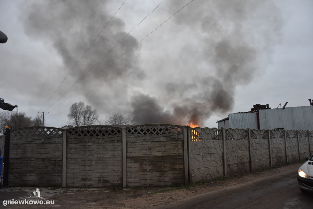 Pożar samochodu w Chrząstowie