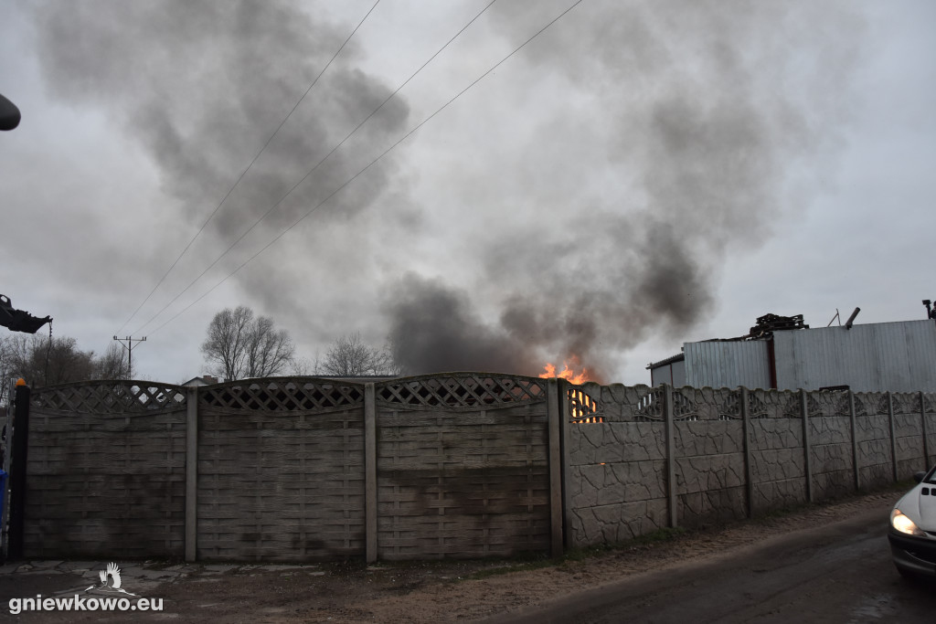 Pożar samochodu w Chrząstowie