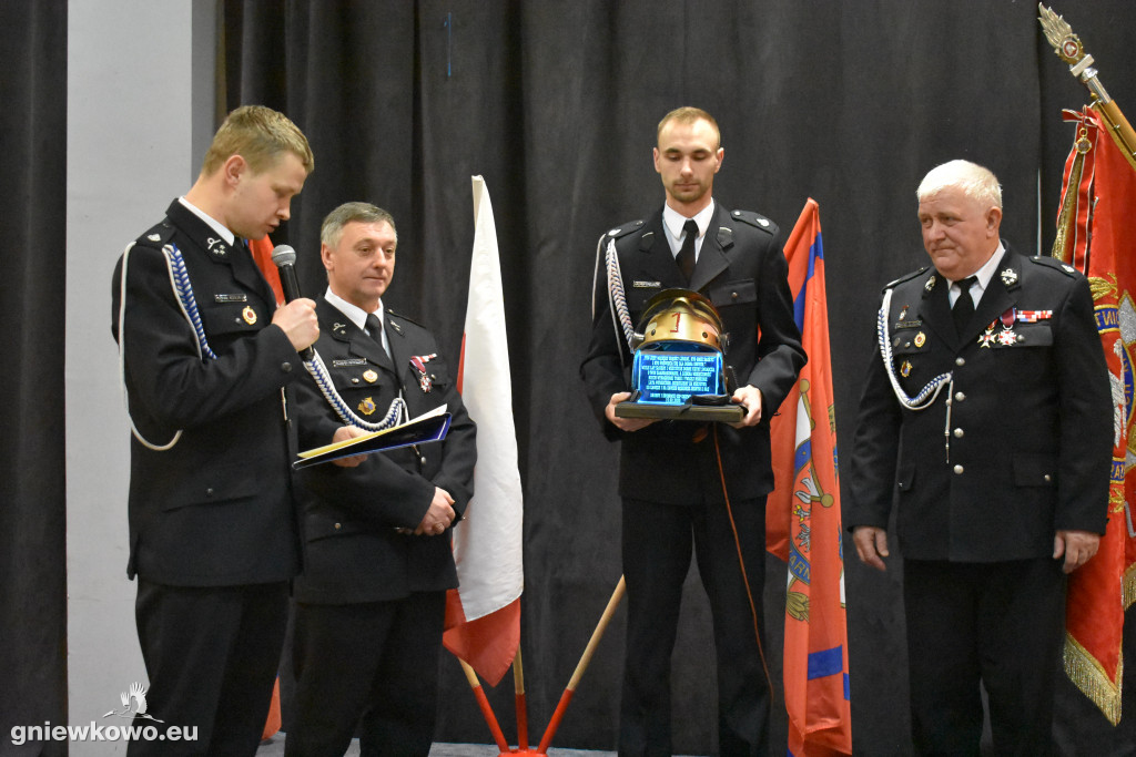 Walne zebranie OSP Gniewkowo i uhonorowanie dha Głuszaka