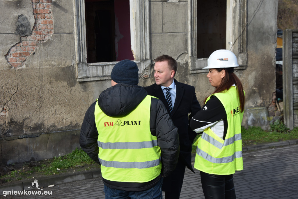 Wyburzanie kamienicy na Rynku