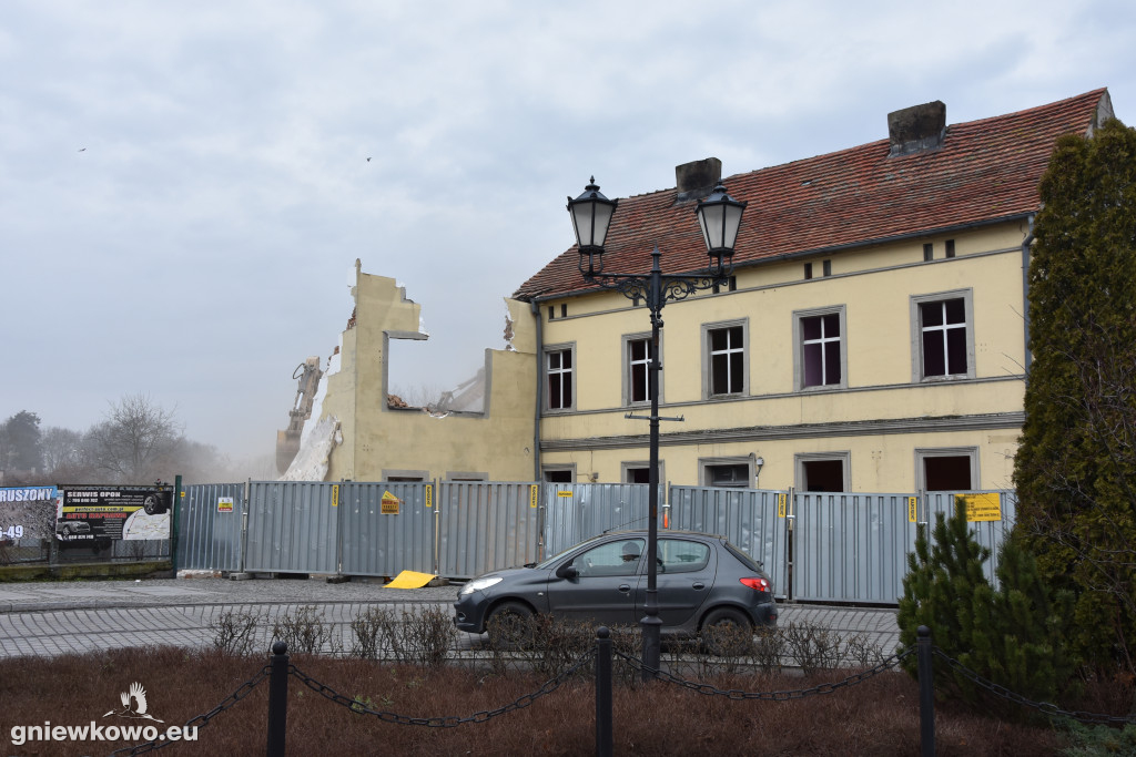 Wyburzanie kamienicy na Rynku