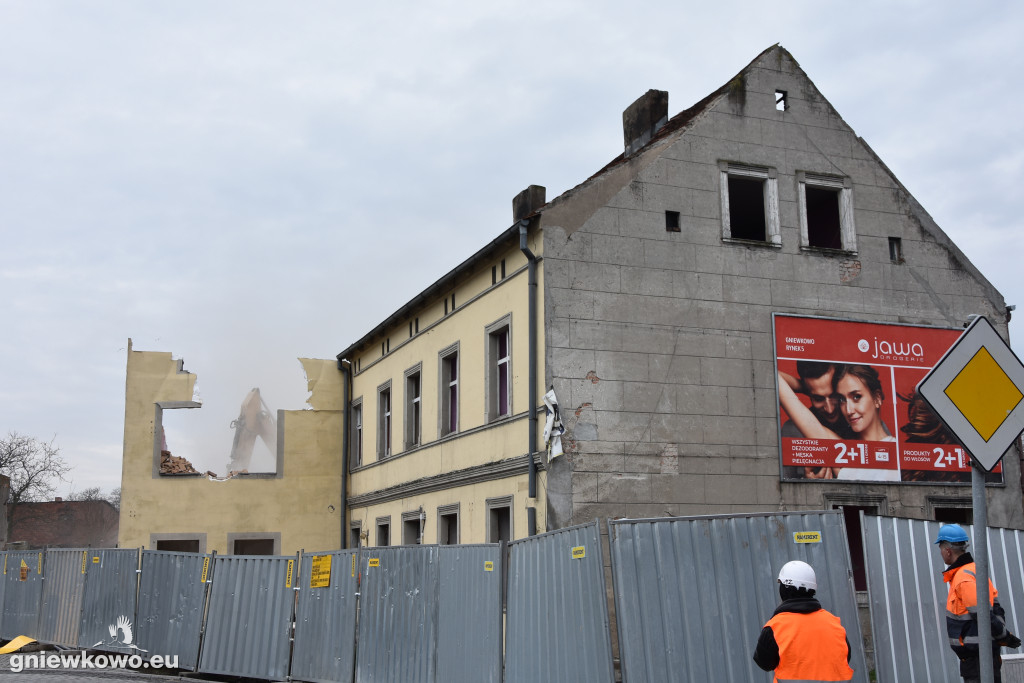Wyburzanie kamienicy na Rynku