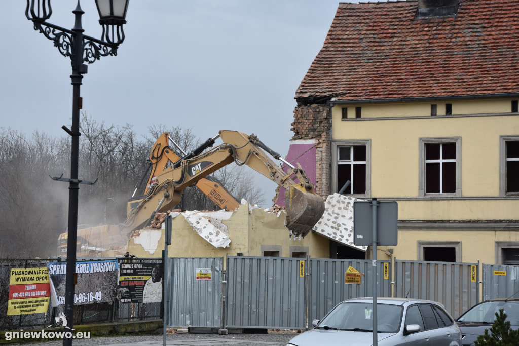 Wyburzanie kamienicy na Rynku